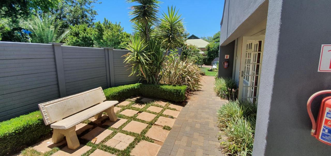 Acacia Westdene B&B Bloemfontein Exterior photo