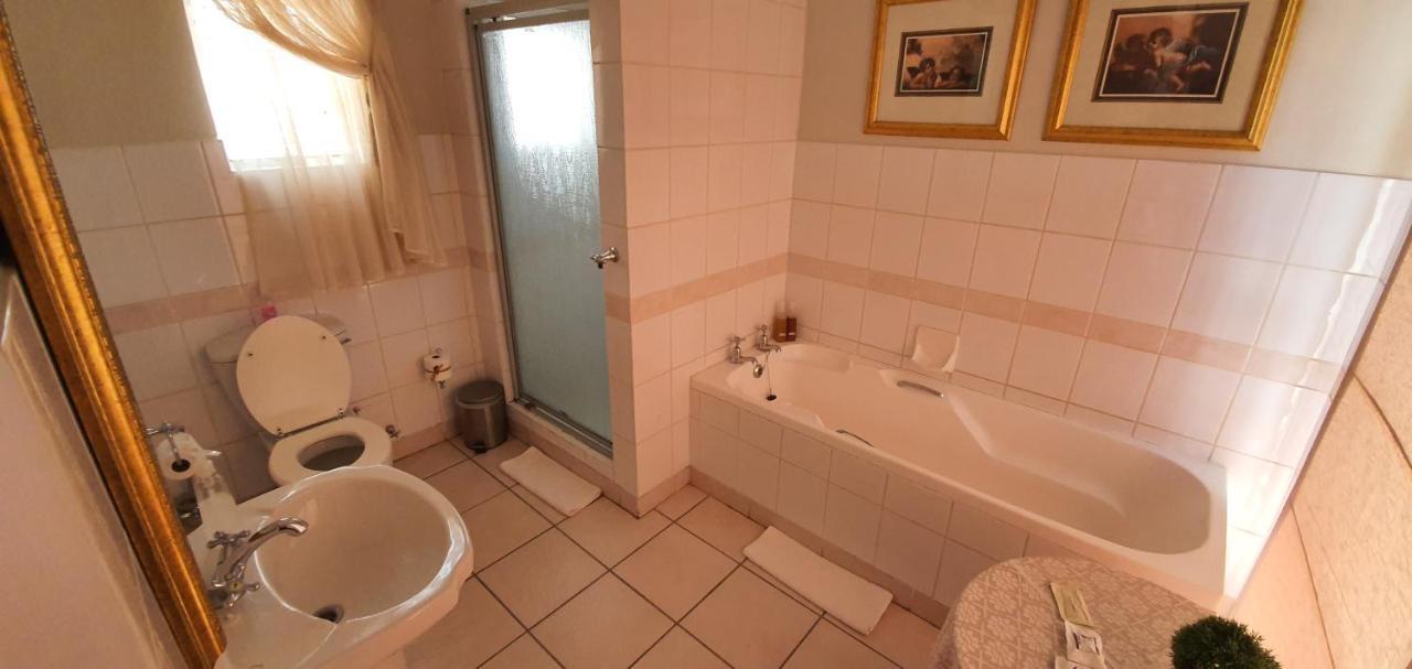 Acacia Westdene B&B Bloemfontein Exterior photo